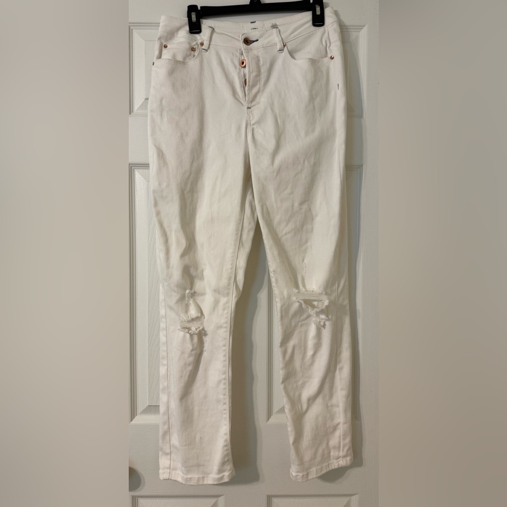 Women's White Distressed Jeans, 29